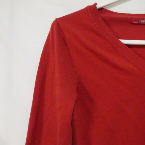 EDC By ESPRIT | medium | Elegant Red V-Neck Sweater | Stitched Logo On Sleeve - Picture 3 of 15